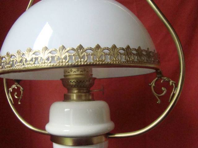 DSC06752Suspension lyre avec opaline diamètre 30 cm