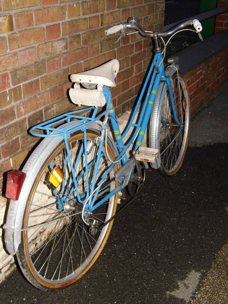 Vélo ancien bleu Vintage peugeot motobécane old bike