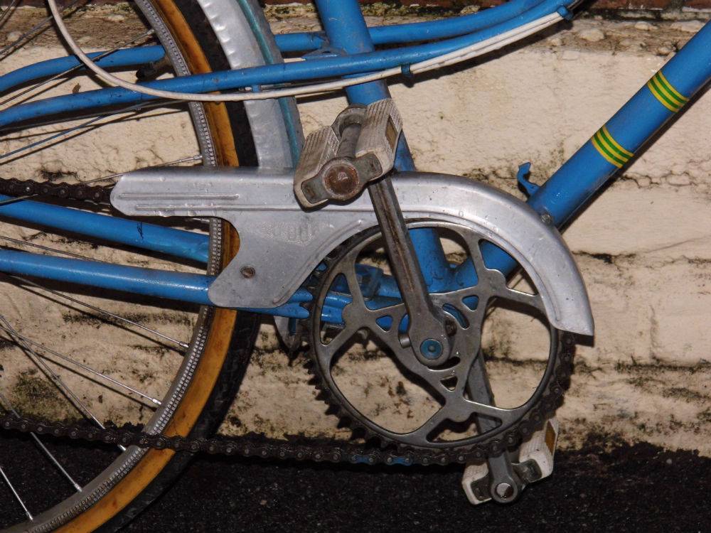 Vélo ancien bleu Vintage peugeot motobécane old bike