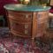 Commode demi lune de style Louis XVI. XXe