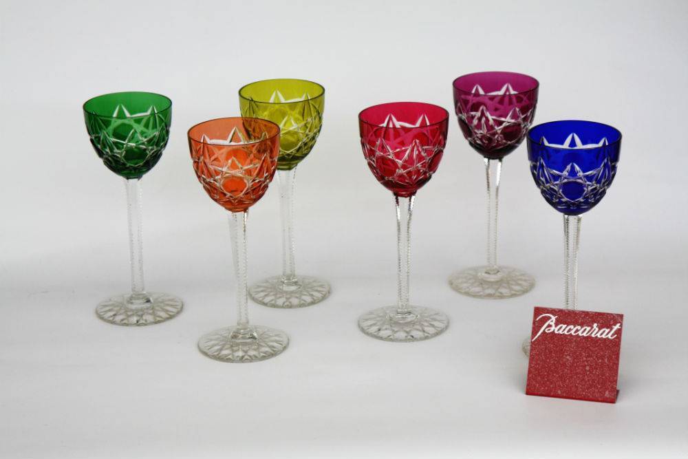 Série de 6 verres à vin (Roemer) en cristal taillé et doublé de Baccarat modèle S1134