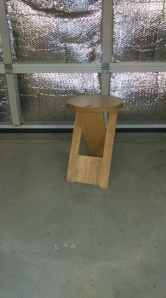 Tabouret par Roger Tallon en vente chez lesbrocanteurs.fr