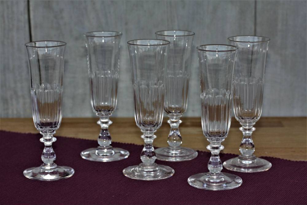 Série de 6 flûtes à champagne en cristal de Baccarat anciennes XIXème