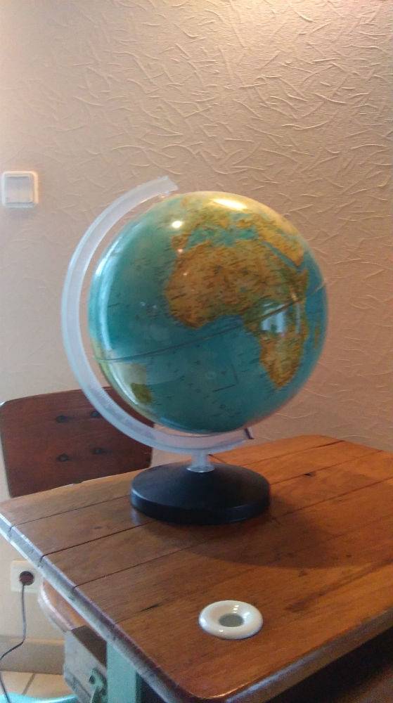 Globe terrestre seventies