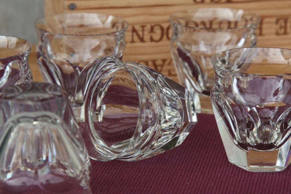 Série de 6 gobelets à vin en cristal de Baccarat modèle Talleyrand