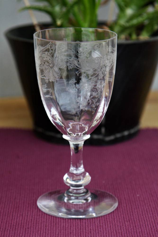 Série de 6 verres à eau en cristal de Saint Louis modèle Massenet gravure Cléo