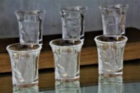 Série de 6 verres à liqueur en cristal de Lalique modèle enfants