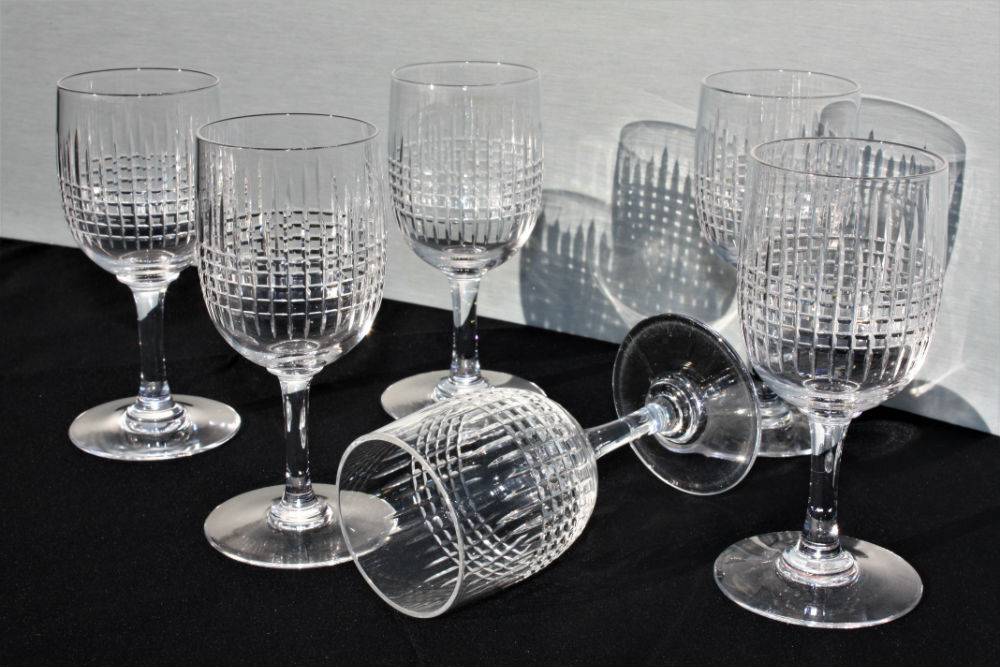 Série de 6 verres à vin de Bordeaux en cristal de Baccarat modèle Nancy