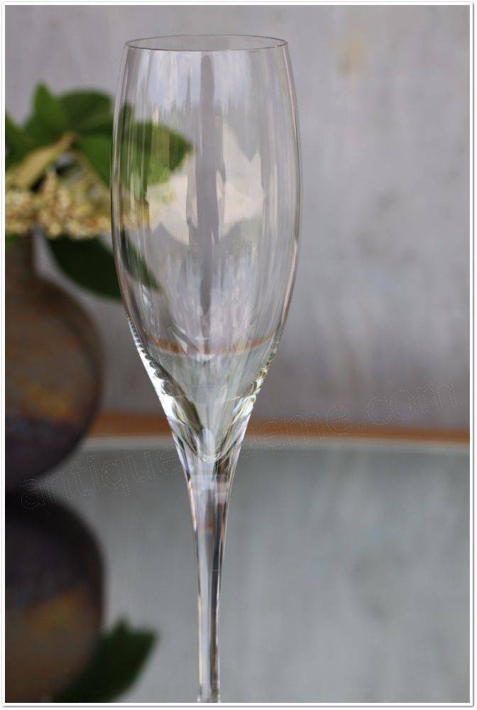 Série de 6 flûtes à champagne en cristal de Baccarat modèle Saint-Rémy, Baccarat crystal champagne flutes