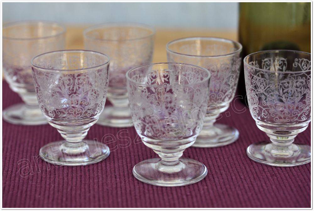 Série de 6 verres à liqueur en cristal de Baccarat modèle Lulli