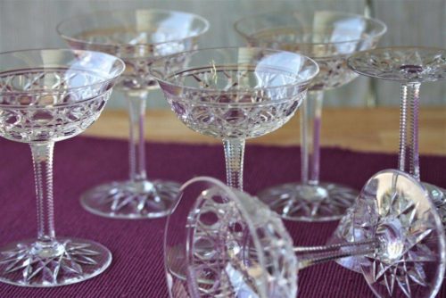 Série de 6 coupes à champagne en cristal de Baccarat modèle Pontarlier