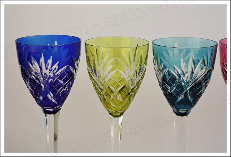 Série de 6 verres Roemer en cristal de St Louis modèle Chantilly