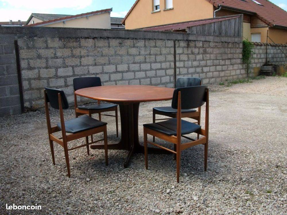 table scandinave en teck + ses 4 chaises