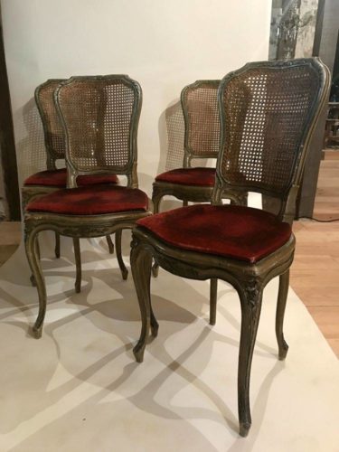 Quatre chaises de style Louis XV bois laqué gris/vert