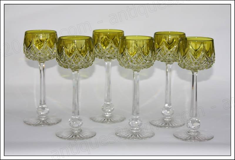 Série de 6 verres à vin du Rhin (ou Roemer) en cristal de Baccarat modèle Colbert