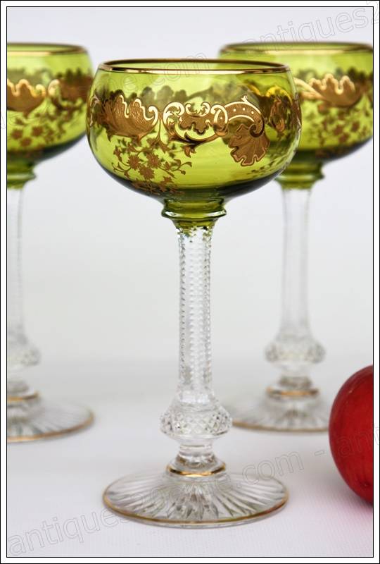 Série de 6 verres à vin du Rhin (ou Roemer) en cristal de Saint Louis modèle Massenet Or 24 carats