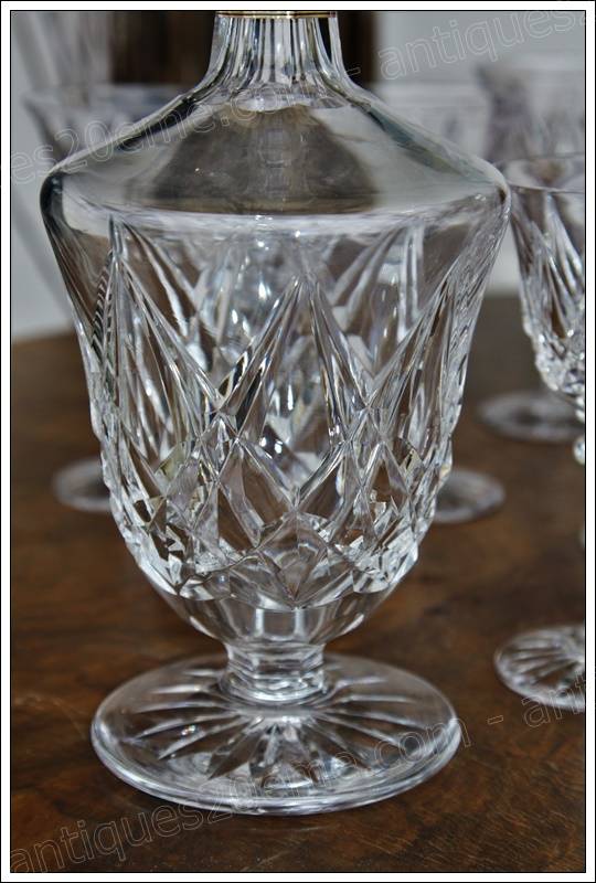 Service à vin cuit en cristal de Saint Louis modèle Sammy, verres et carafe en cristal