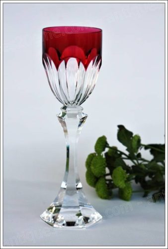 Verre à vin du Rhin (Roemer) en cristal de Saint Louis modèle Chambord