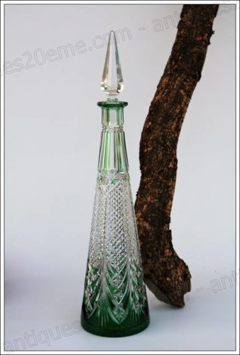 Rare carafe en cristal doublé vert de Baccarat, dite carafe Fantaisie - Baccarat crystal carafe