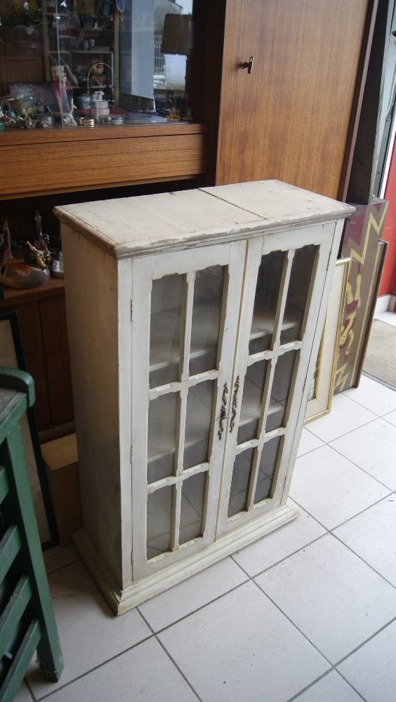 petite armoire vitrine ancienne