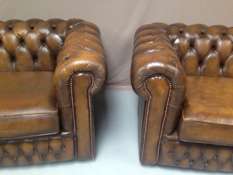 canapés chesterfield-paire canapés chesterfield marron-canapés chesterfield vintage-canapés chesterfield cuir marron-canapé chesterfield couleur marron-canapé chesterfield-canapés chesterfield-paire canapés