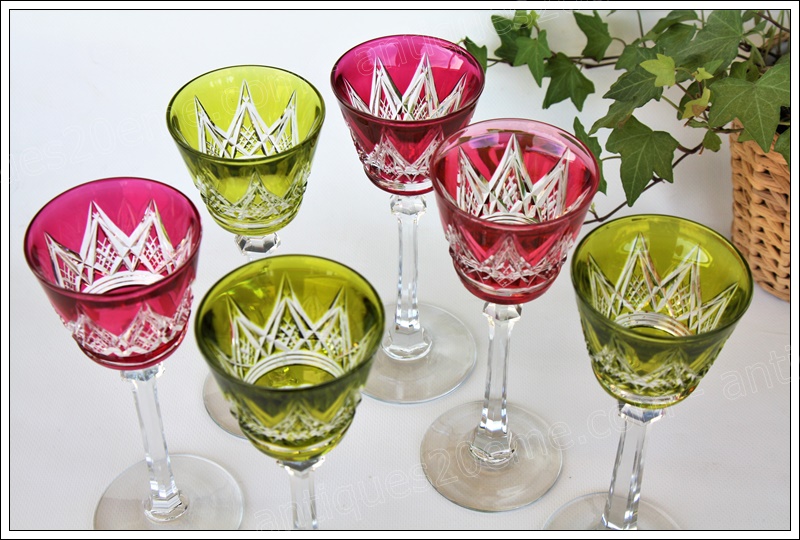 Rare série de 6 verres à vin du Rhin Roemer en cristal de Baccarat modèle Louvois