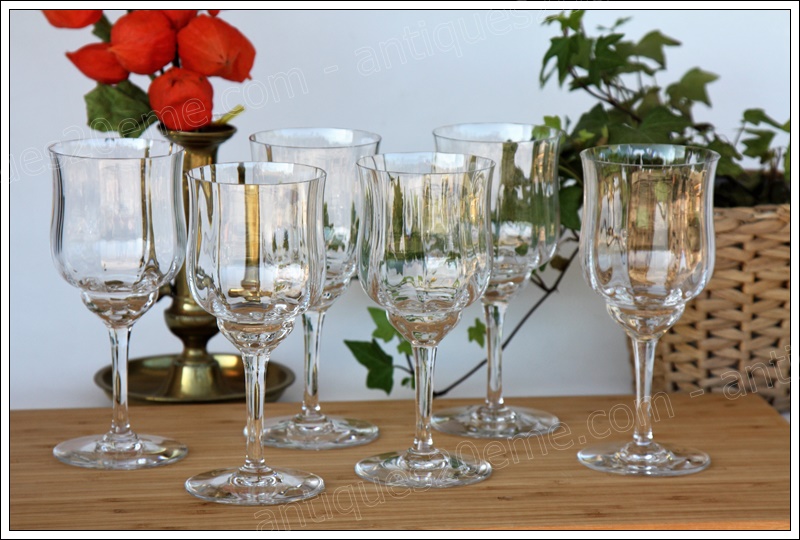 Série de 6 verres à eau en cristal de Baccarat modèle Capri